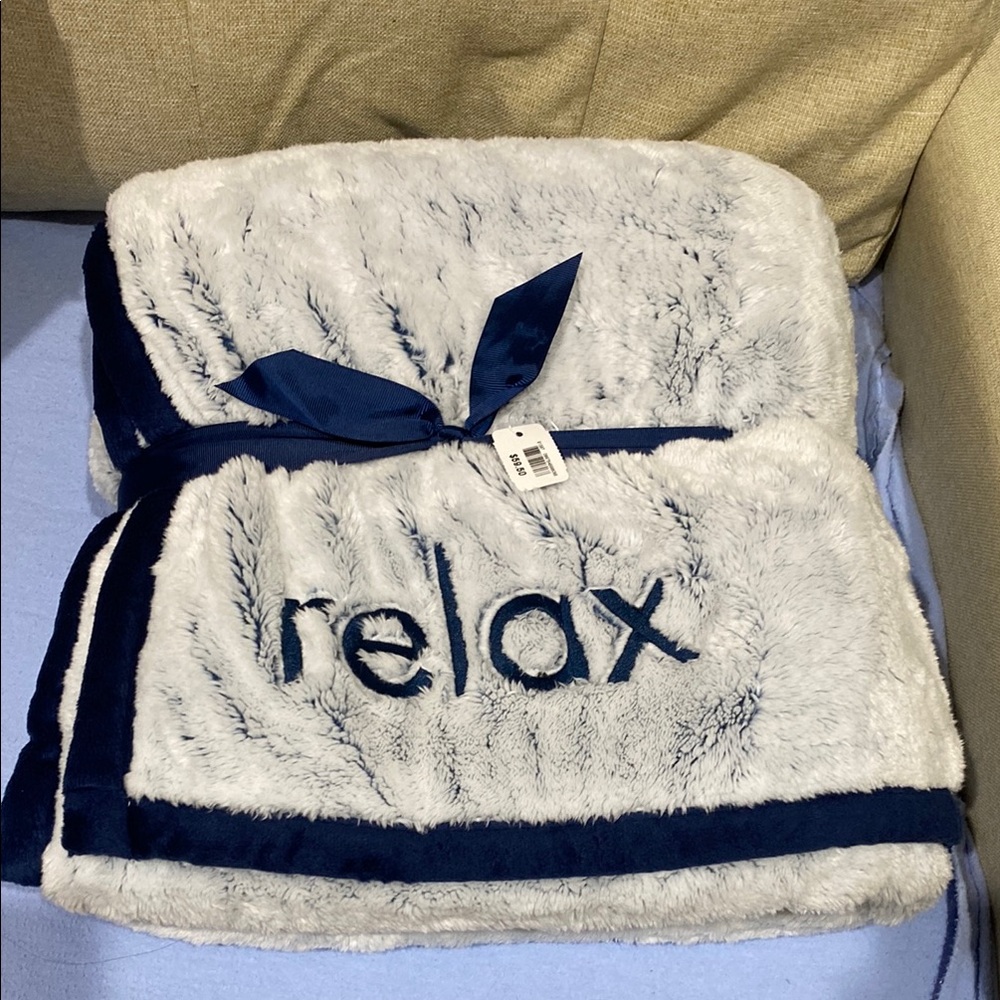 Bath & bodywork Relax Embroidered Plush Throw Blanket - Gray and Navy